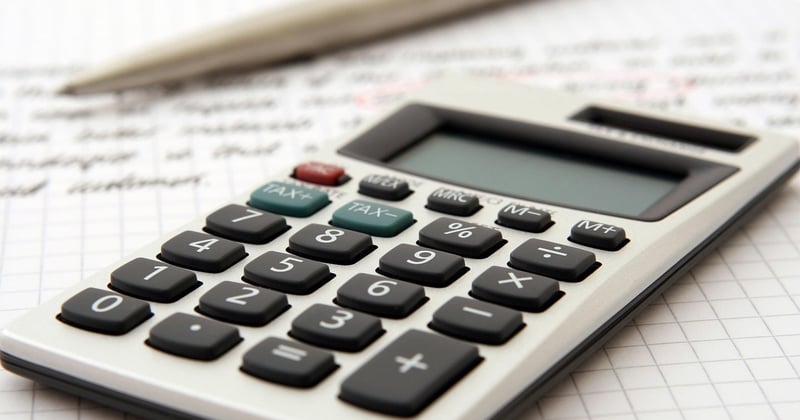Calculer 30 d'une somme : la méthode simple et rapide
